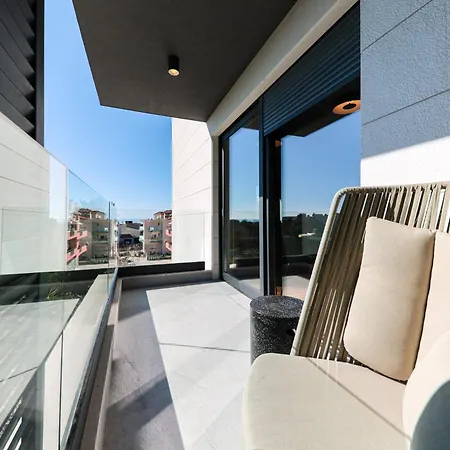 De Juliis Split * ポドストラナ